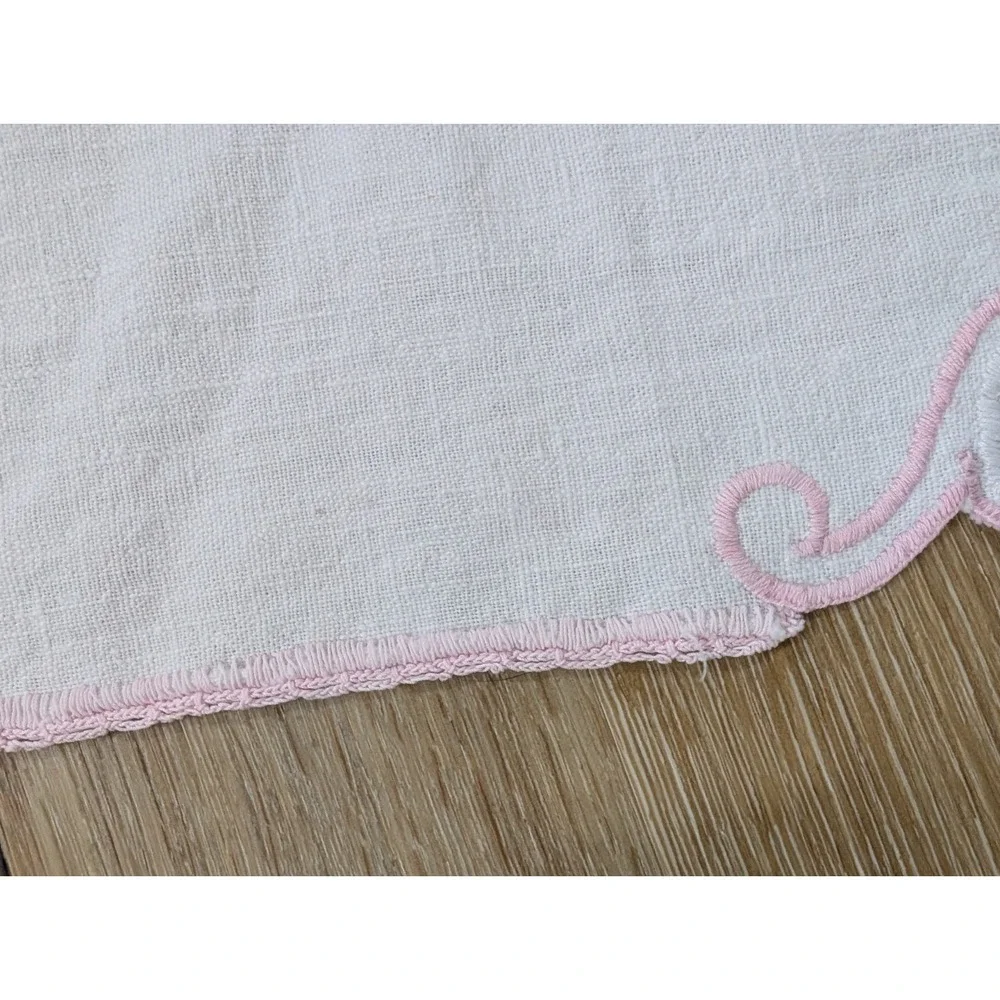 Vintage Table Topper Embroidered 21in  - Square‎ - White Pink